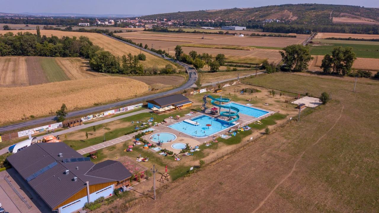 Hotel Zabcice Екстер'єр фото